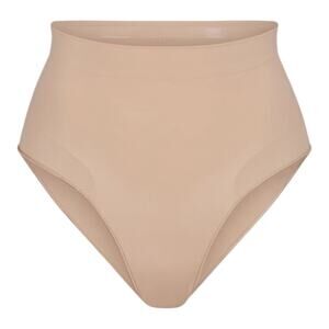 Skims Seamless Sculpt Mid Waist Brief Shapewear US Size XS NWOT Nude
